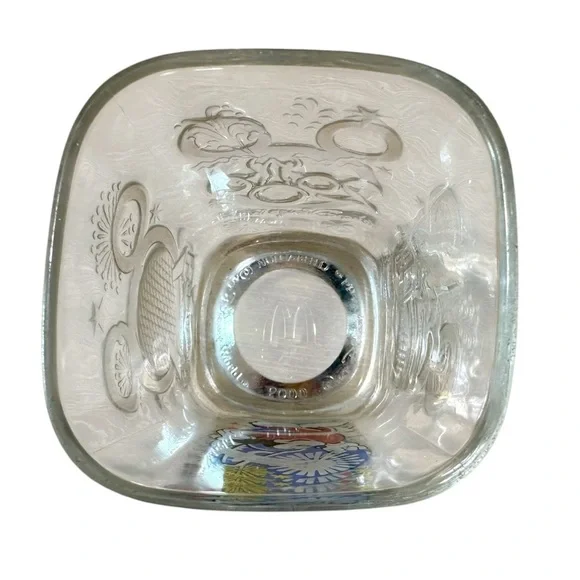 Mickey Mouse Walt Disney World Parks 3D Square Cups 2000 McDonalds Glass - Picture 9 of 10
